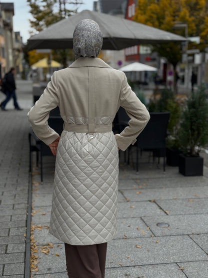 Alvina 90534 Winter Almeda Mantel – Schwarz / Vanille