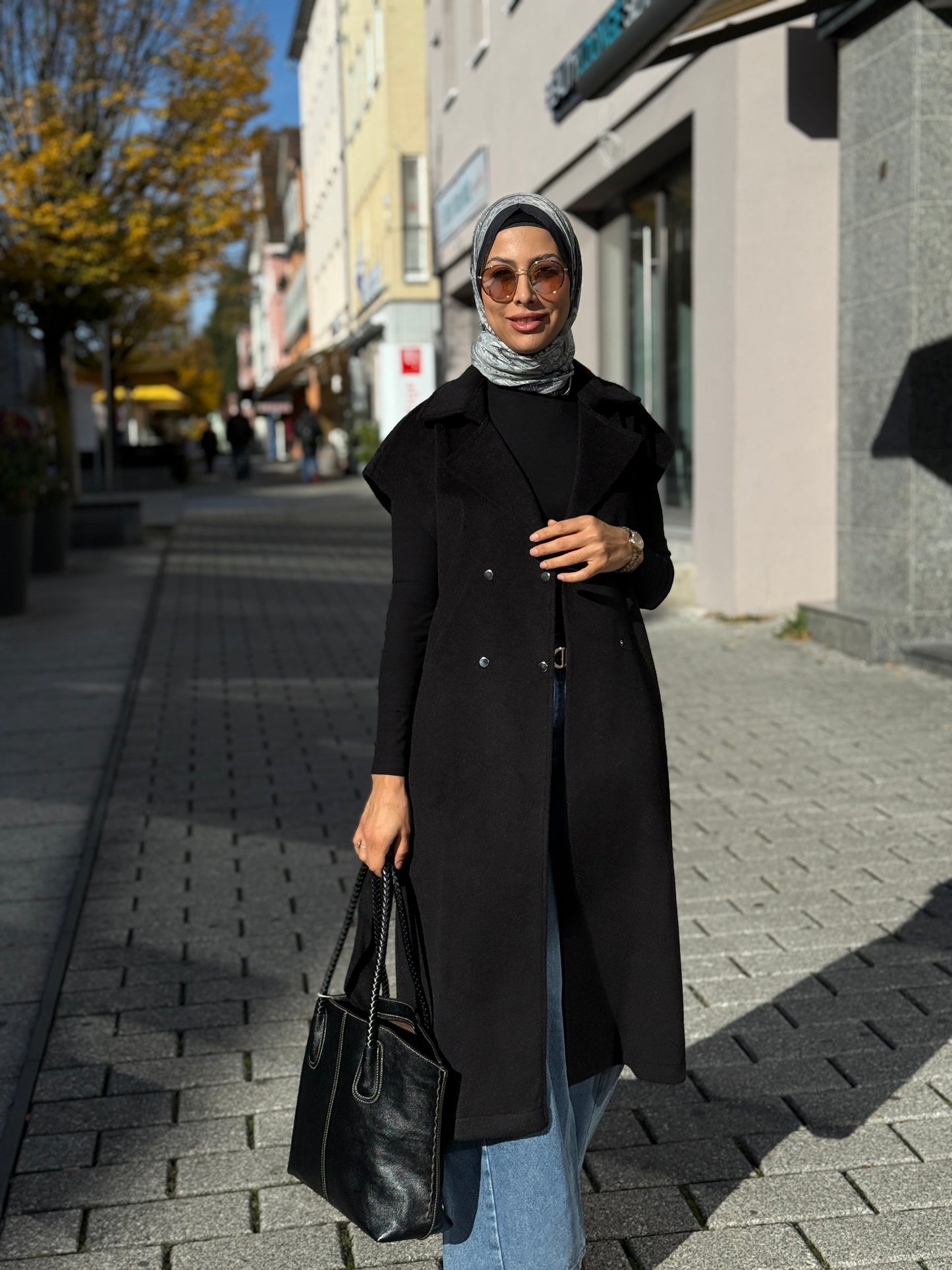 Damen Lange Weste mit Gürtel – Schwarzer Kasha-Stoff | Elegante Weste