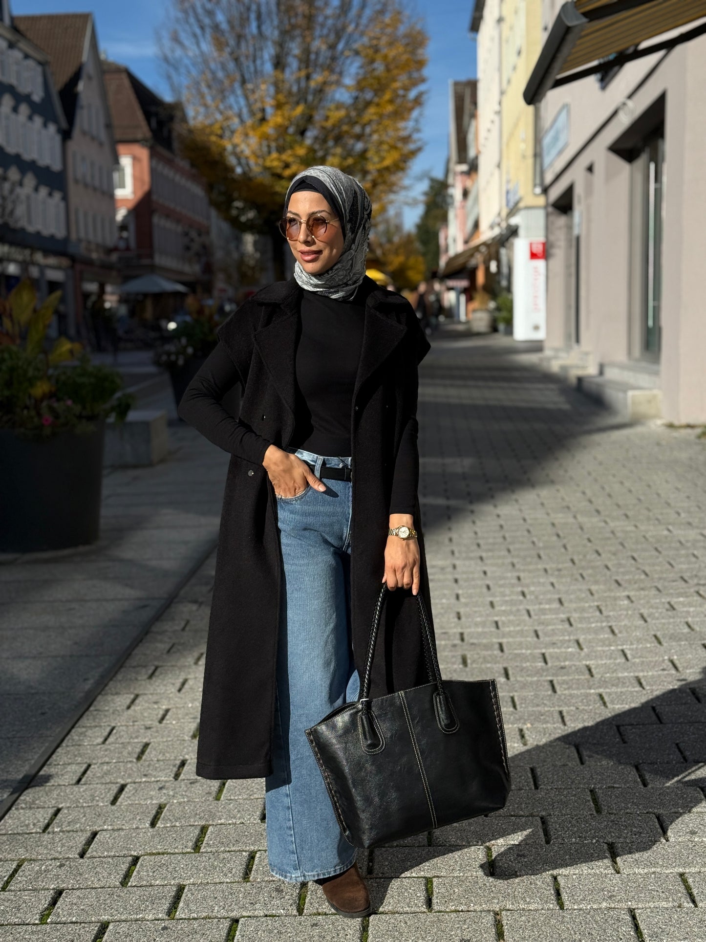 Damen Lange Weste mit Gürtel – Schwarzer Kasha-Stoff | Elegante Weste